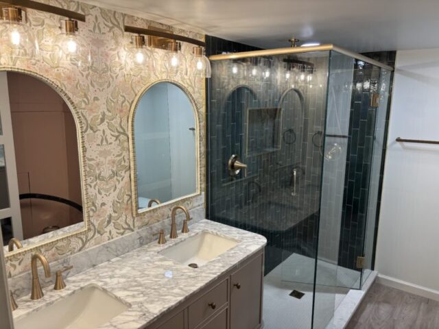 Elegant bathroom lighting and accents